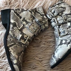 New York Harmon Triple Buckle Boot 